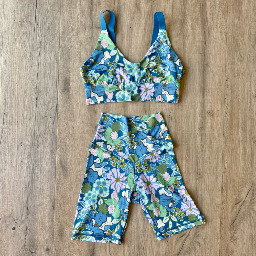 Aerie Blue Floral Sports Bra & Biker Shorts Set Size S